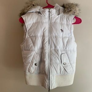 Abercrombie youth x-large puff vest with fur removable hood